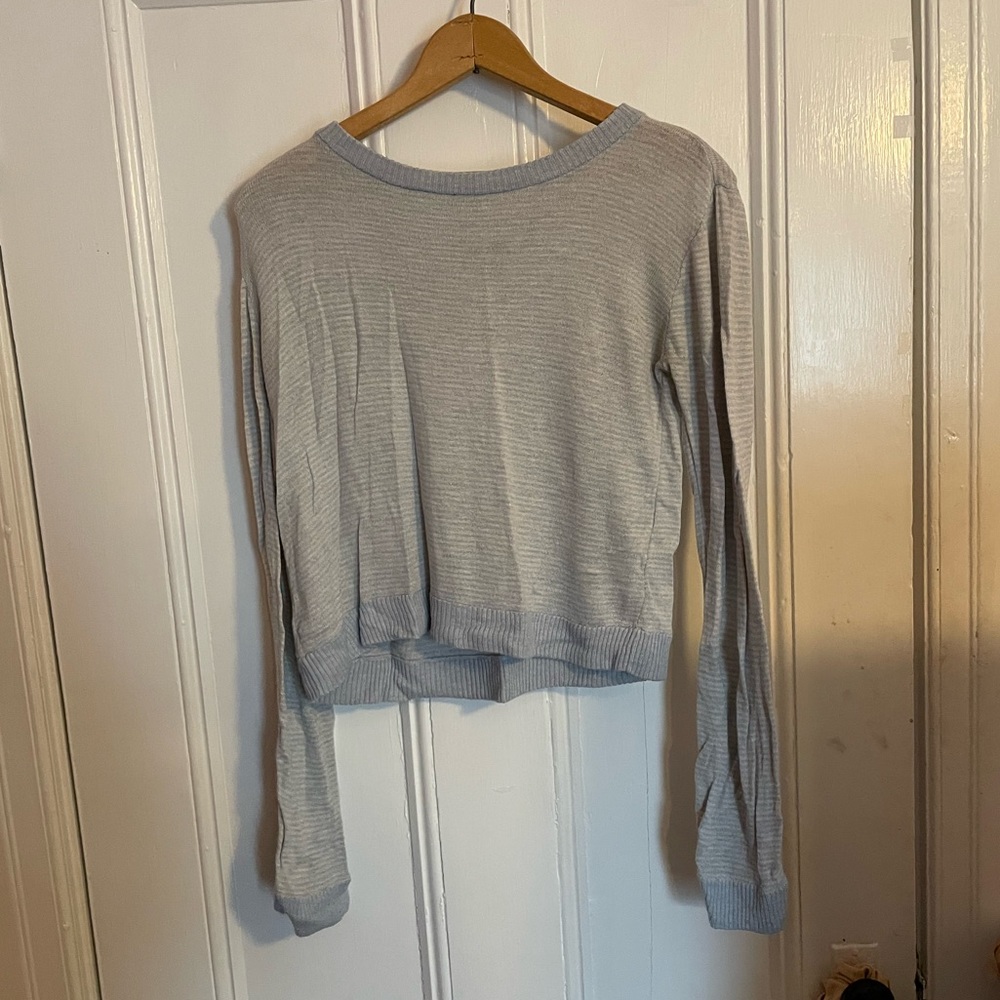 👌3/$12👌 F21 cropped striped sweater
